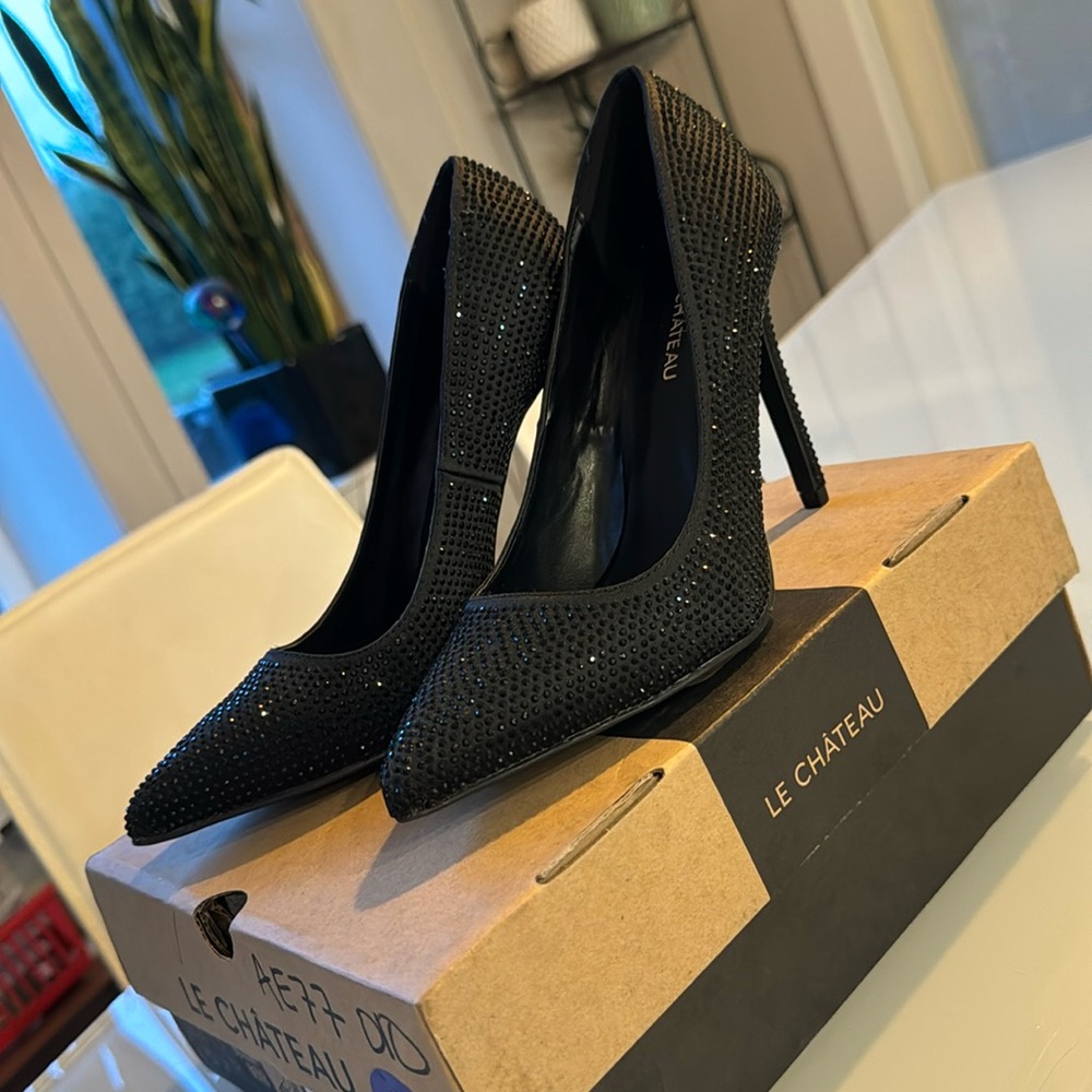 Le Chateau heels - size 6.5
